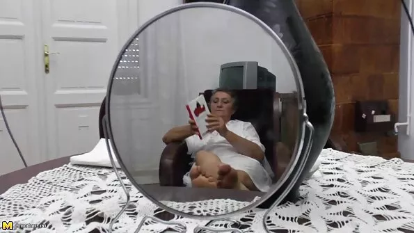 أقدم سكس تركي اجتماعي وقحة leylani الخشب يضع لدغة طويلة في فمها و كس