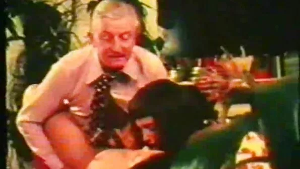 مساعد الأم فيلم سكس تركيه الصغير