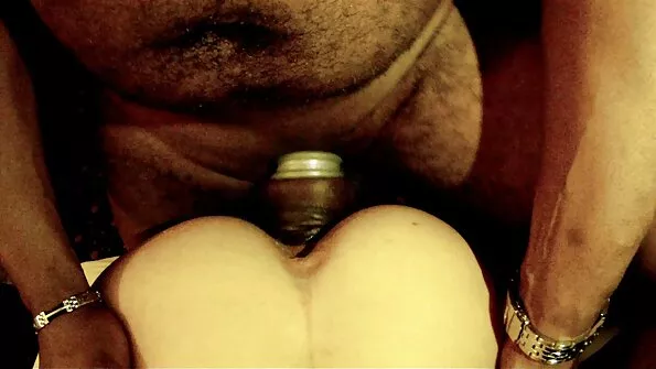 امرأة فيلم سكس تركي رومانسي مسنة تهيمن صغيرة في سن المراهقة الخيزران