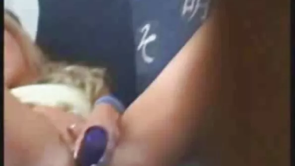 طبطب سيمون ديبو يرضي نفسها افلام سكس تركي عربي مع الاهتزازات